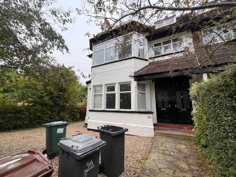 Ashleigh Road, Headingley, Leeds, LS16 5AX