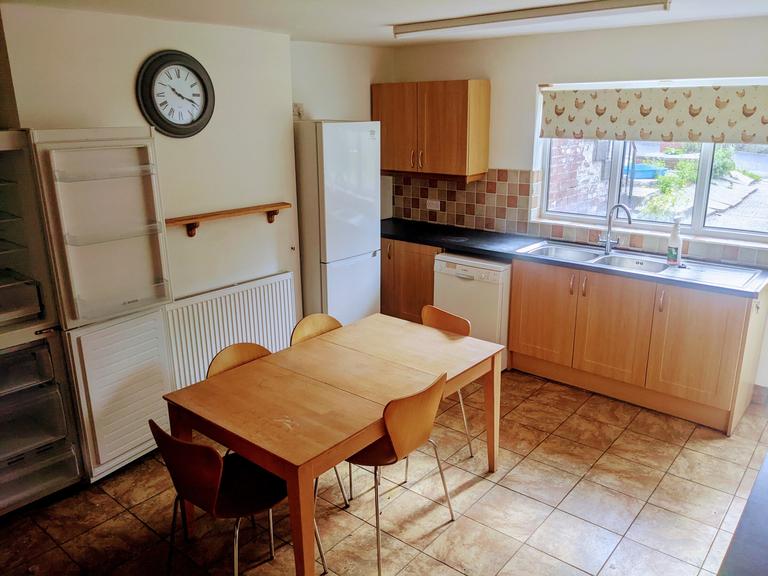 Buckingham Mount, Hyde Park, Leeds, LS6 1DN