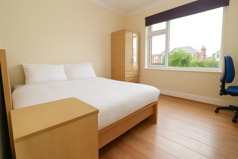 Holyrood Avenue, Highfield, Southampton, SO17 1SH