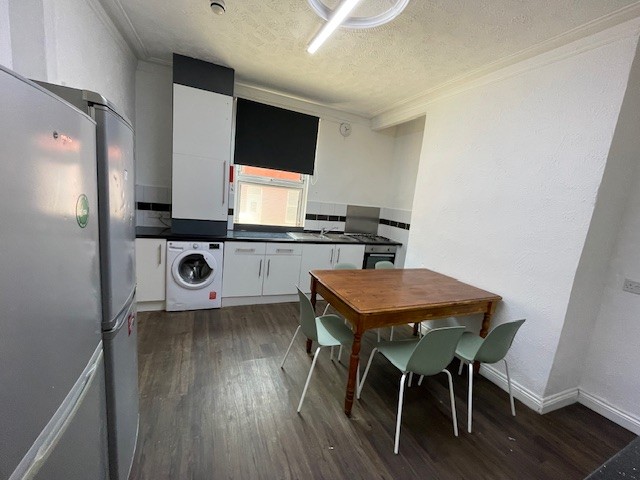 Cliff Mount, Woodhouse, Leeds, LS6 2HP