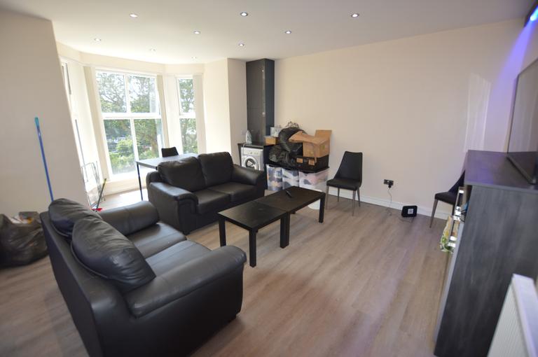 Cliff Road, Woodhouse, Leeds, LS6 2ET