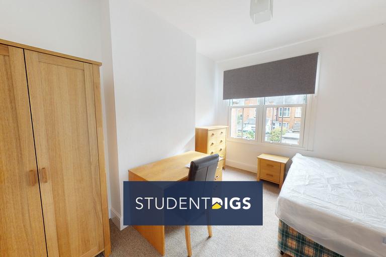Sykefield Avenue, Westcotes, Leicester, LE3 0LA