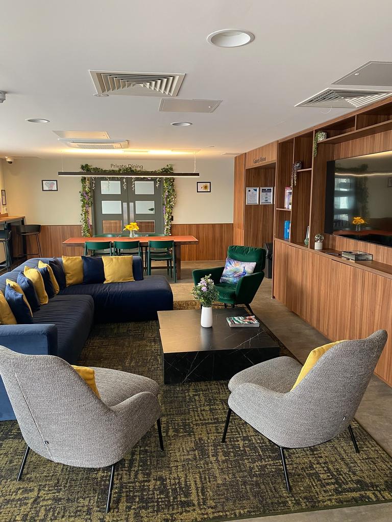 High Street, Egham, Surrey, TW20 9DP