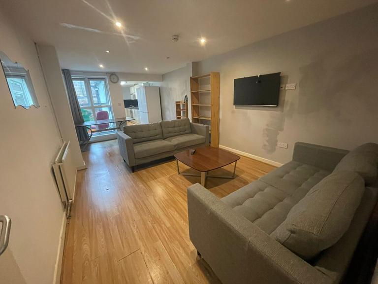 Frederick Grove, Lenton, Nottingham, NG7 1SG
