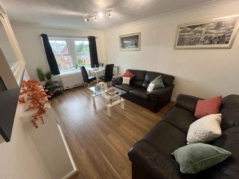 The Cricketers, Headingley, Leeds, LS5 3RL