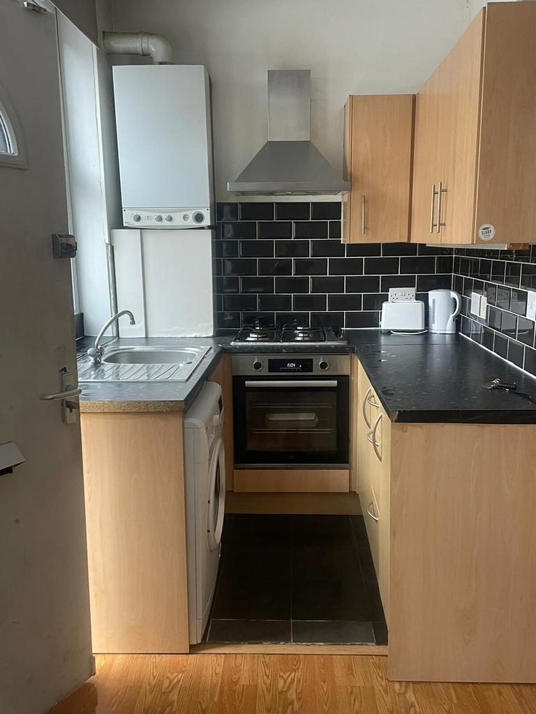 Autumn Street, Hyde Park, Leeds, LS6 1RH