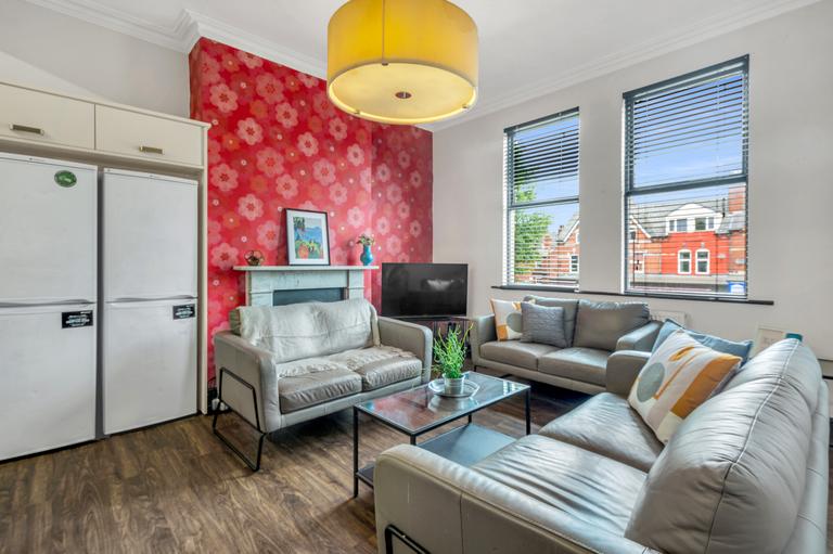 7 bedroom house for rent 63 Brudenell Road, Leeds, LS6 1HA UniHomes