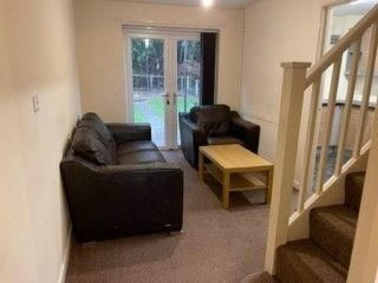 Headford Gardens, City Centre, Sheffield, S3 7XB