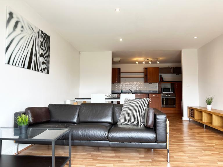 Royal Plaza, City Centre, Sheffield, S1 4BG