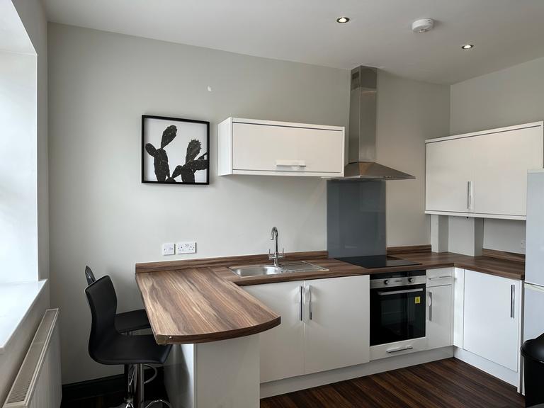 Old Wakefield Road, Moldgreen, Huddersfield, HD5 8AA