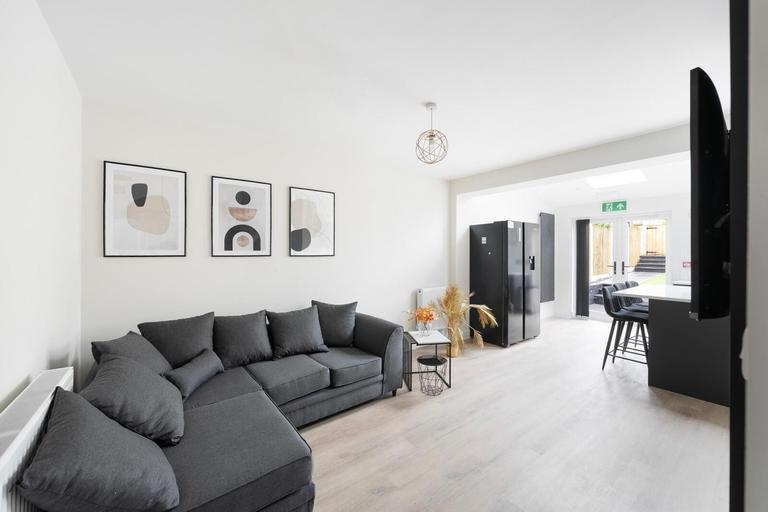 6 bedroom house for rent Mackie Road, Bristol, BS34 7LY UniHomes