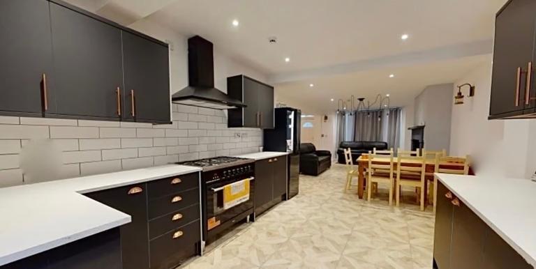 Chestnut Avenue, Hyde Park, Leeds, LS6 1AZ