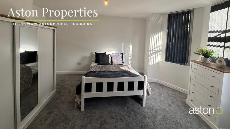 Norwood Terrace Garden Flat, Hyde Park, Leeds, LS6 1EA