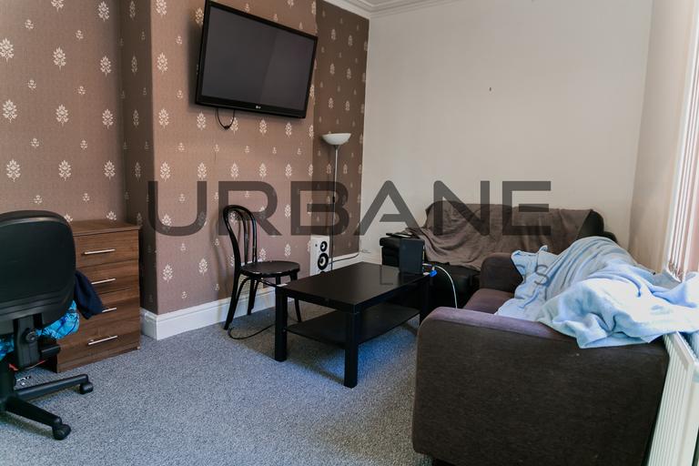 Royal Park Road, Hyde Park, Leeds, LS6 1JJ