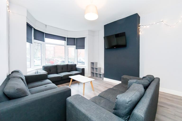 St. Michaels Crescent, Headingley, Leeds, LS6 3AL