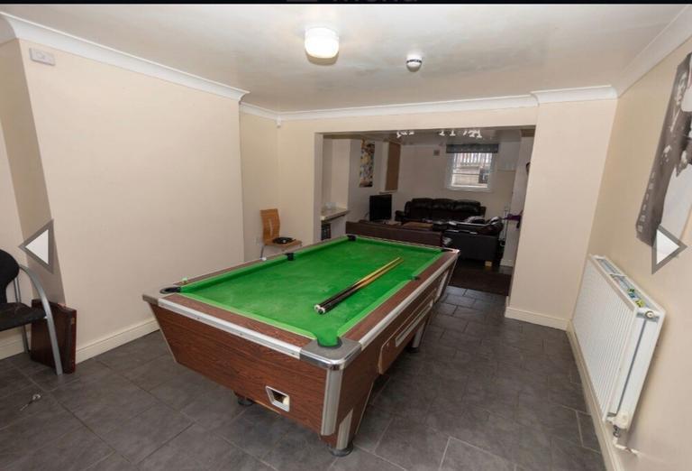 Delph Mount, Woodhouse, Leeds, LS6 2HS