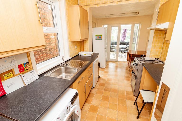 Hankinson Road, Winton, Bournemouth, BH9 1HW