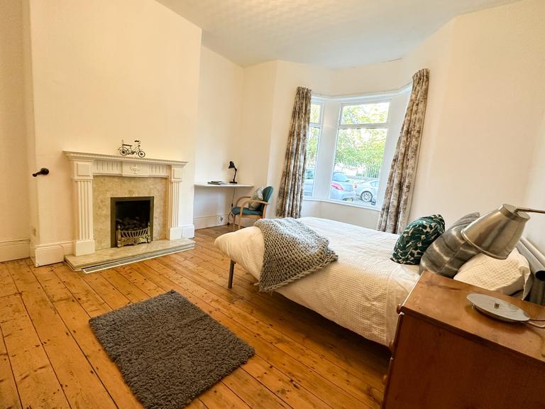 4 bedroom house for rent Gainsborough Grove, Newcastle, NE4 5PJ UniHomes