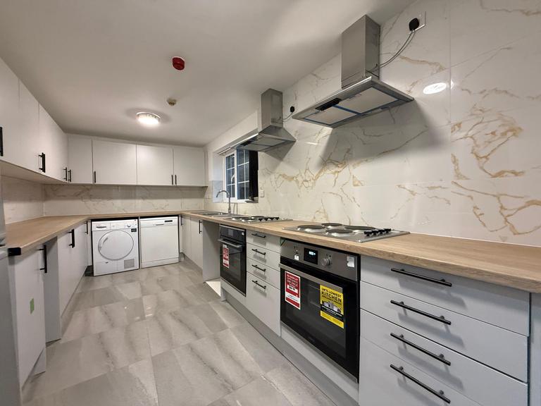 Harrington Drive, Lenton, Nottingham, NG7 1JH