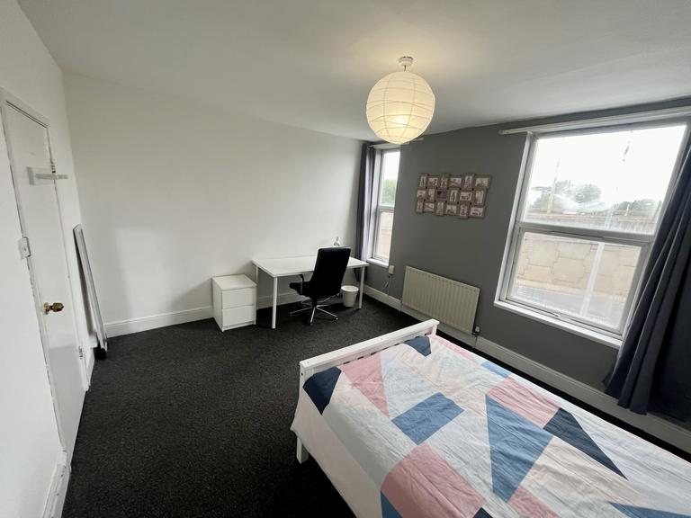 Clifton Boulevard, Dunkirk, Nottingham, NG7 2JH