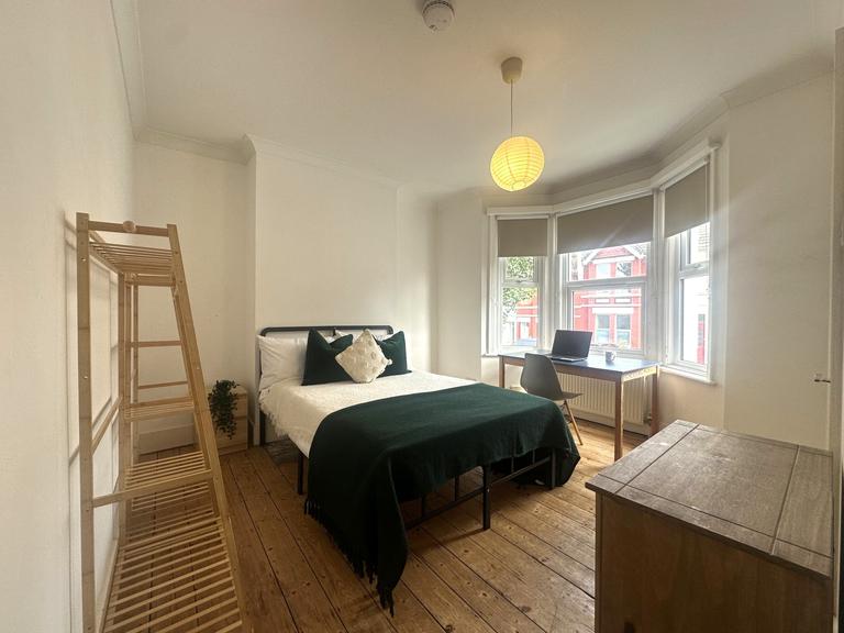 Riley Road, Coombe Road, Brighton, BN2 4AG