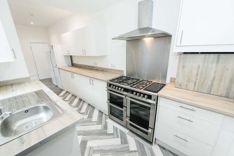 Winston Gardens, Headingley, Leeds, LS6 3LA