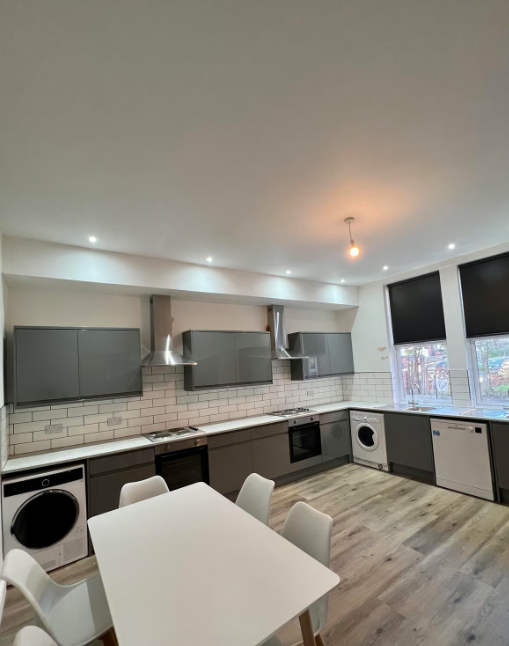 Victoria Road, Hyde Park, Leeds, LS6 1DL