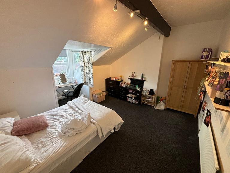 Bainbrigge Road, Headingley, Leeds, LS6 3AD