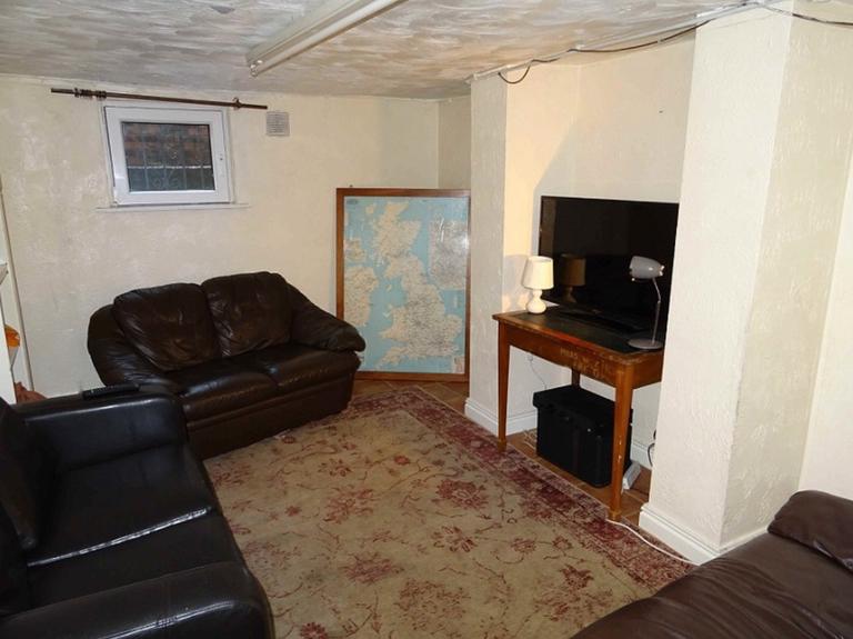 Cliff Mount, Woodhouse, Leeds, LS6 2HP
