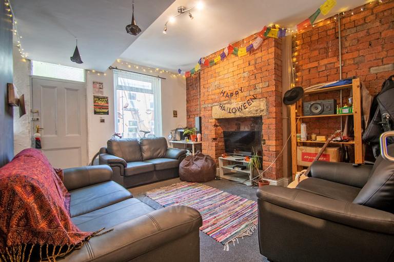 Hessle Avenue, Hyde Park, Leeds, LS6 1EF