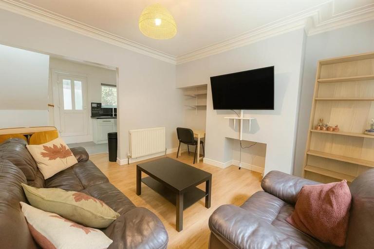 Oxford Street, Crookesmoor, Sheffield, S6 3FG