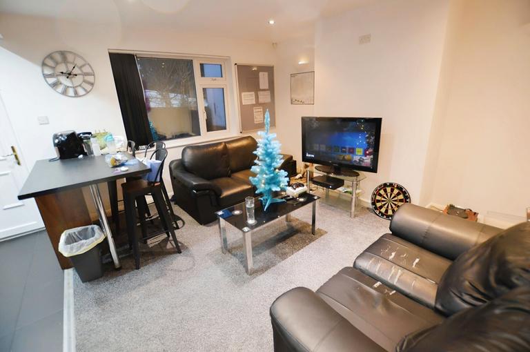 3 bedroom house for rent Mayville Road, Leeds, LS6 1NF UniHomes