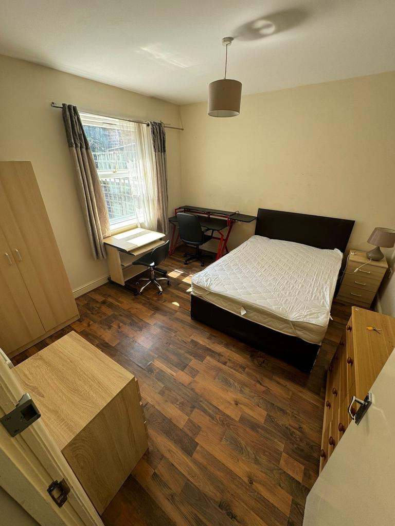 Queen Anne Street, Shelton, Stoke-on-Trent, ST4 2EQ