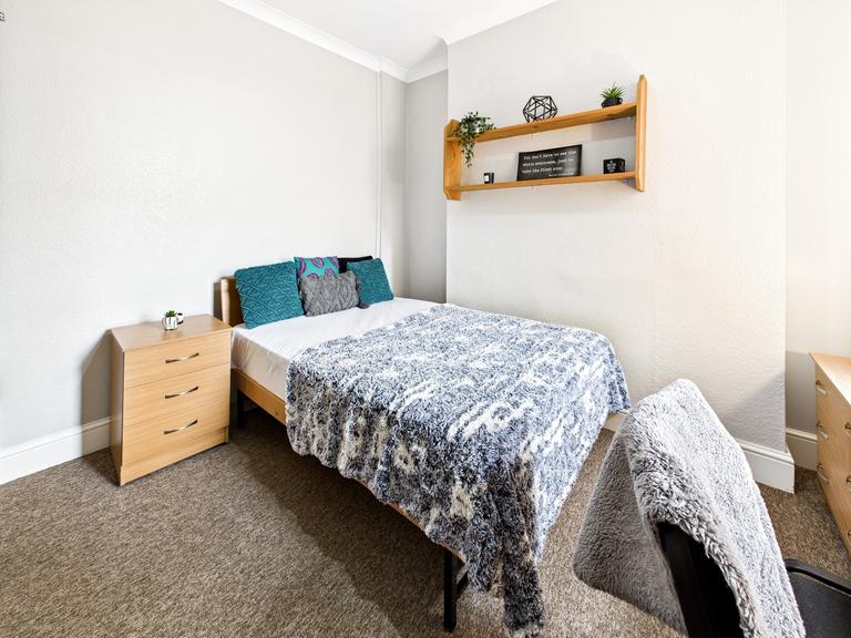 St. Helens Avenue, Brynmill, Swansea, SA1 4NN