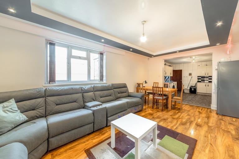 6 bedroom house for rent Arnesby Road, Nottingham, NG7 2EA | UniHomes
