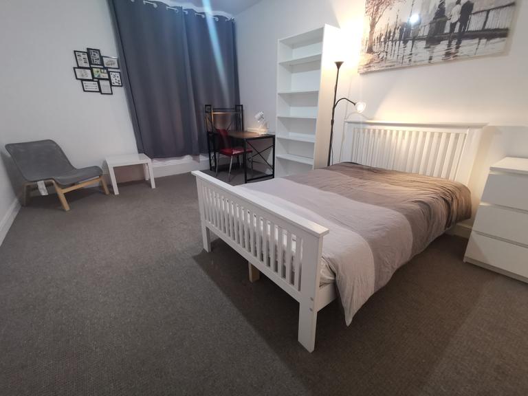 Kennington Road, Lenton, Nottingham, NG8 1PL