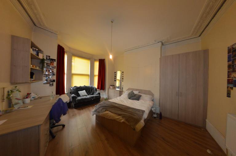 Victoria Road, Hyde Park, Hyde Park, Leeds, LS6 1DU