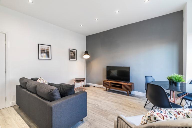 6 bedroom house for rent St. Anns Avenue, Leeds, LS4 2PB UniHomes