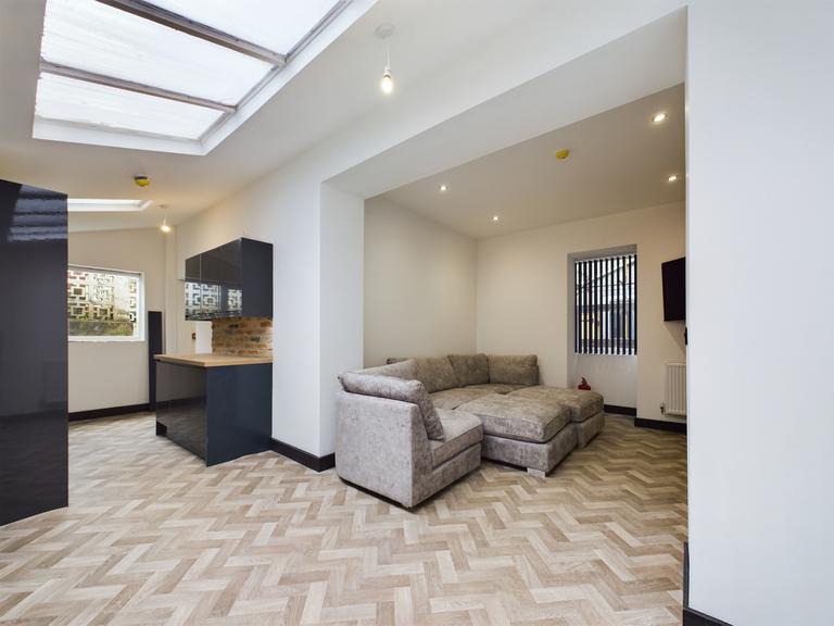 Bryn Road, Brynmill, Swansea, SA2 0AR