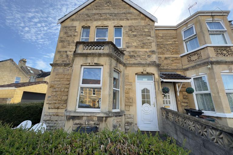 Canterbury Road, Oldfield Park, Bath, BA2 3LG