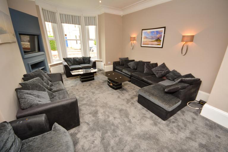 Queens Road, Jesmond, Newcastle, NE2 2PR