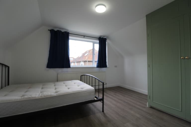 Wendy Crescent, Guildford, Surrey, GU2 9RP Wendy Crescent, Guildford, Surrey, GU2 9RP