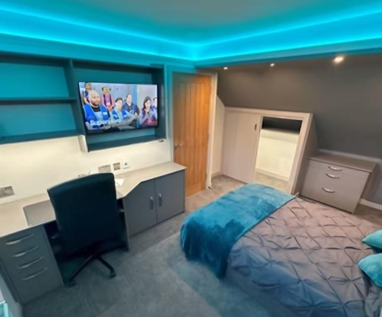 Cardigan Road, Hyde Park, Leeds, LS6 1LJ