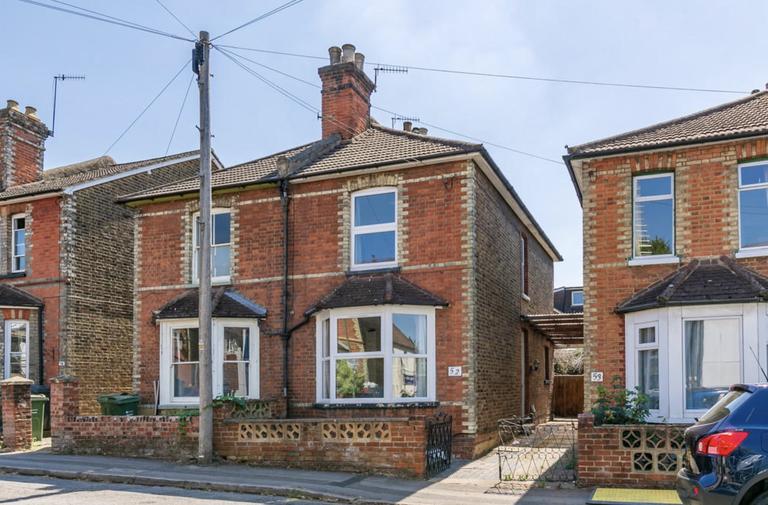 Artillery Road, Guildford, Surrey, GU1 4NN