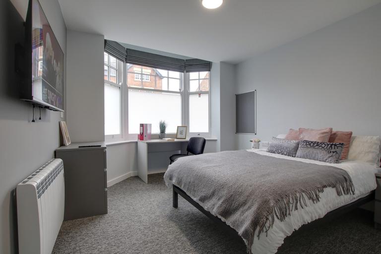 Clarendon Park Road, Clarendon Park, Leicester, LE2 3AD