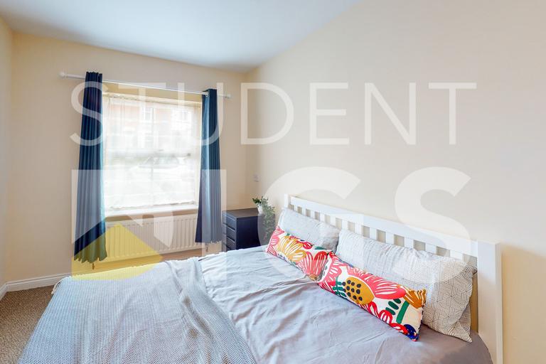 South Knighton Road, Clarendon Park, Leicester, LE2 3LP