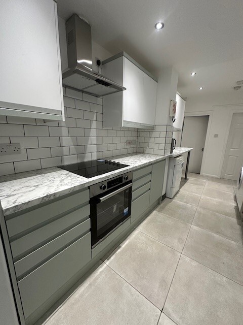 Annesley Grove, Arboretum, Nottingham, NG1 4GU