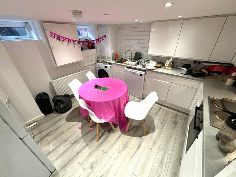 Beamsley Mount, Hyde Park, Leeds, LS6 1LR