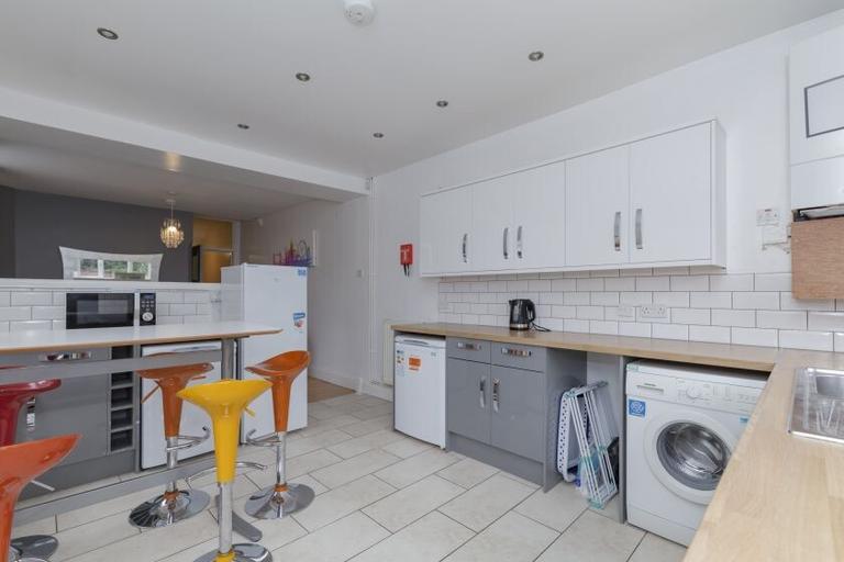 Fosse Road South, Westcotes, Leicester, LE3 1AE