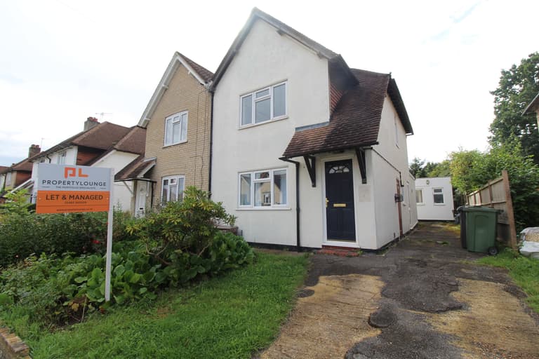 Raymond Crescent, Guildford, Surrey, GU2 7SU Raymond Crescent, Guildford, Surrey, GU2 7SU